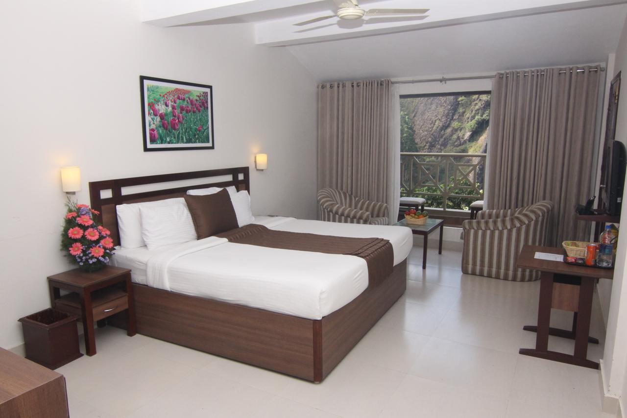 Abad Copper Castle Resort มุนนาร์ ภายนอก รูปภาพ