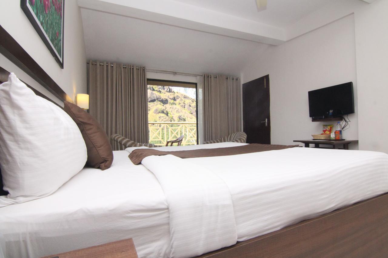 Abad Copper Castle Resort มุนนาร์ ภายนอก รูปภาพ